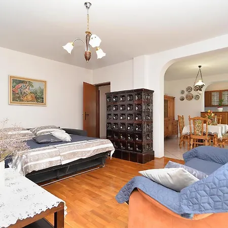 Vilim 2226 아파트 풀라