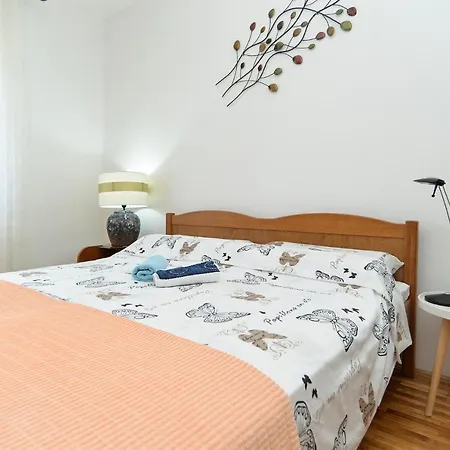 Vilim 2226 Apartment Pula