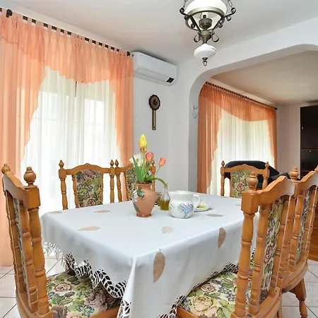 Apartment Vilim 2226 Pula