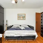 Vilim 2226 דירה *