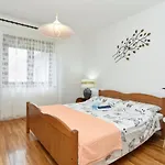 Vilim 2226 * פולה